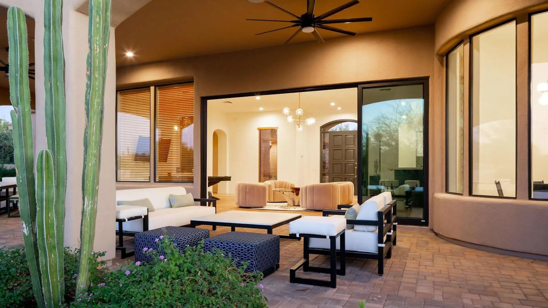 Sierra Luxe Home - Chic Design Dream Backyard With Pool Scottsdale USA